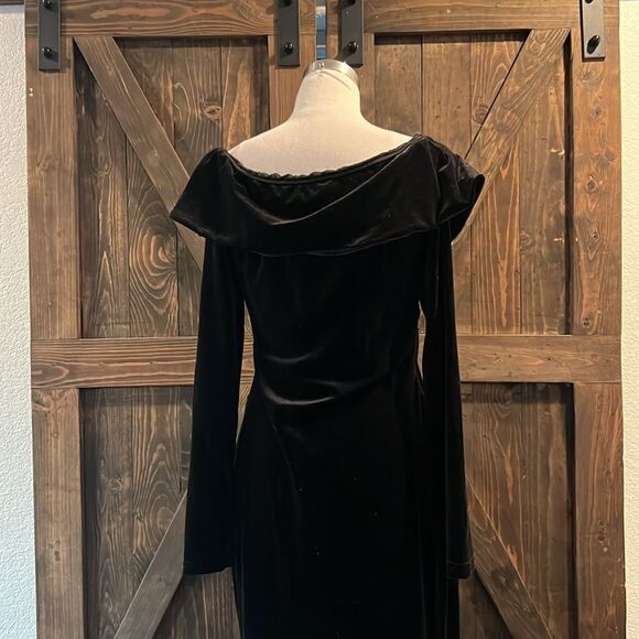 Sexy VELVET OFF SHOULDER ASYMMETRIC HEM High Slit Dress - Picture 8 of 13